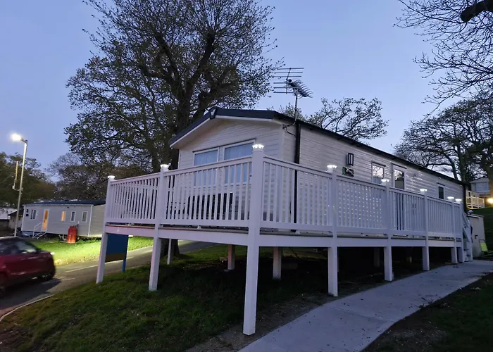 New Caravan, Isle Of White Sea View & Decking Thorness Bay Park