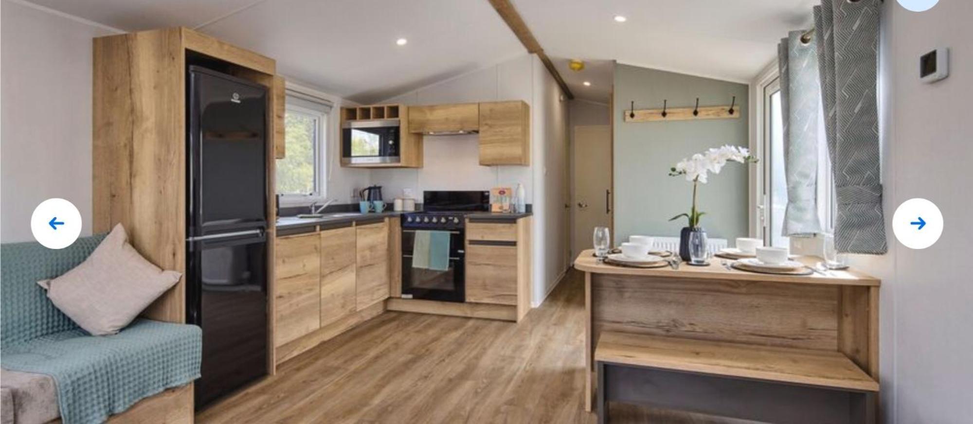 New Caravan, Isle Of White Sea View & Decking Thorness Bay Park *