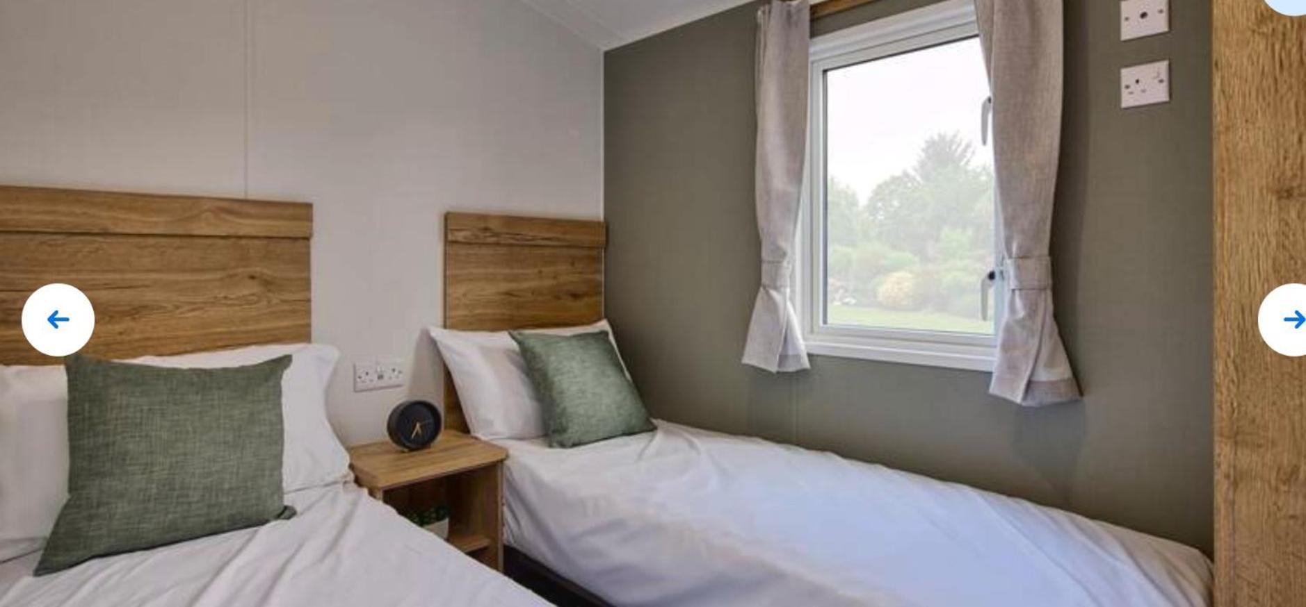New Caravan, Isle Of White Sea View & Decking Thorness Bay Park Holiday home
