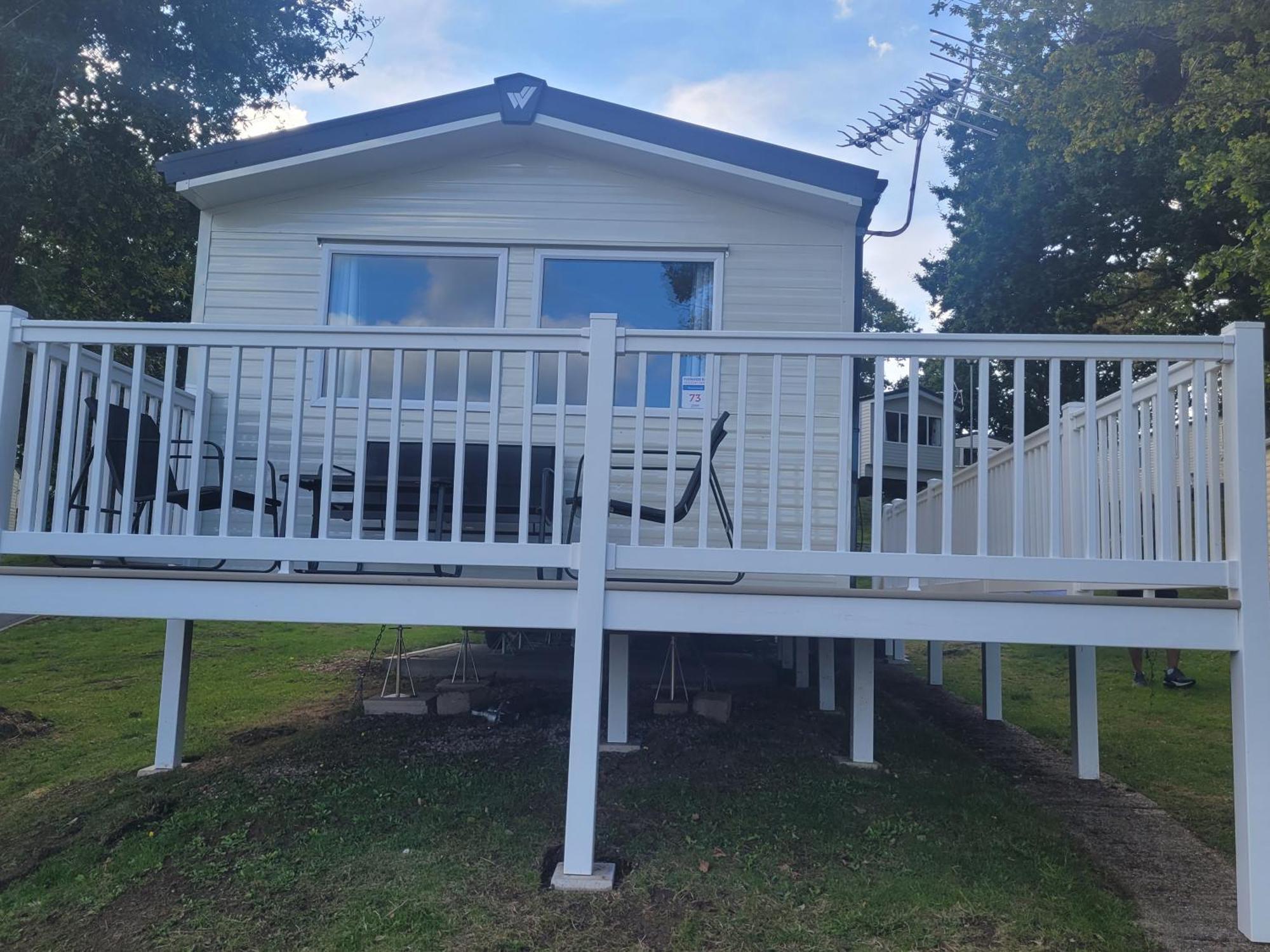New Caravan, Isle Of White Sea View & Decking Thorness Bay Park Porchfield (Isle of Wight)