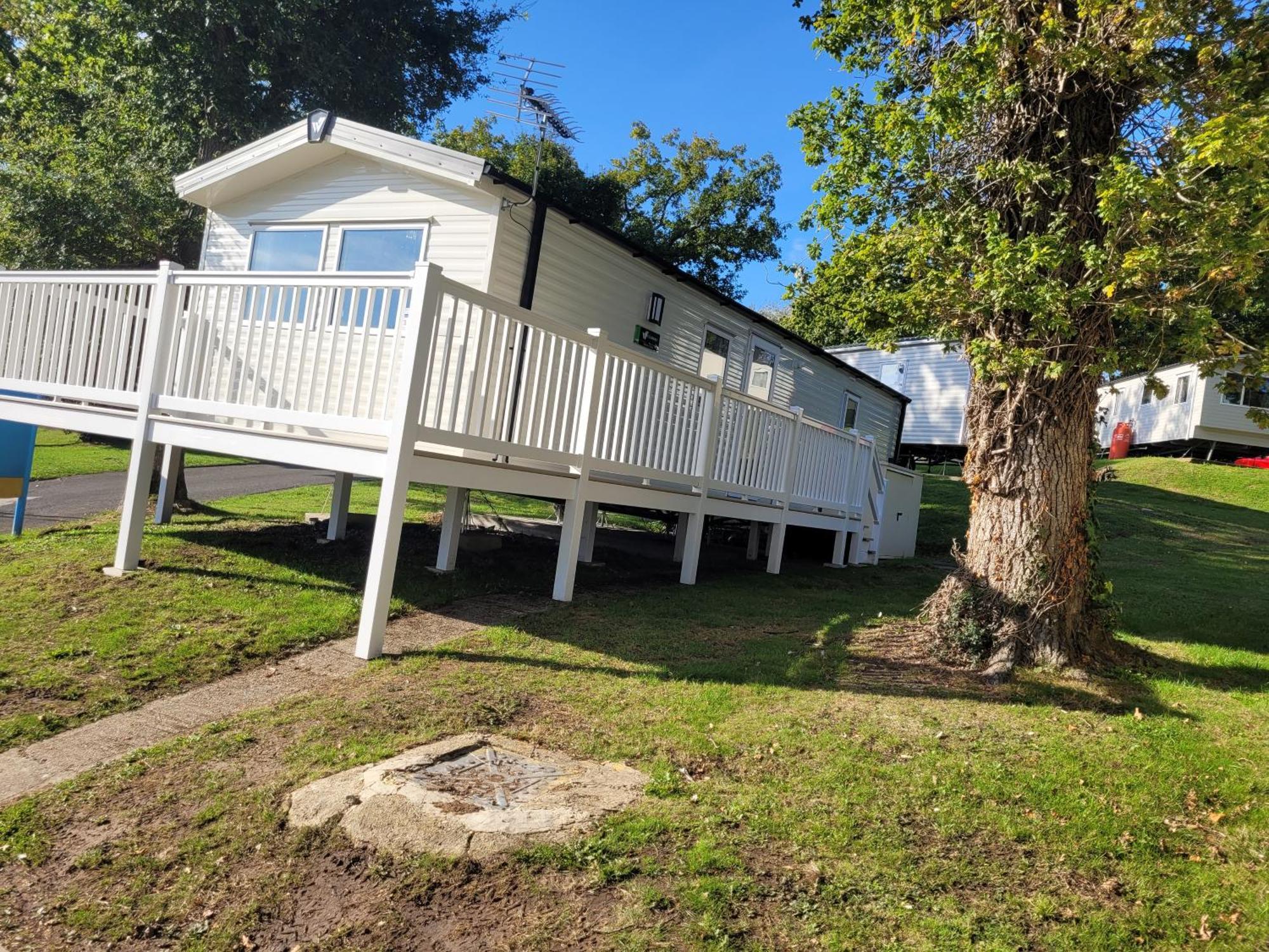 New Caravan, Isle Of White Sea View & Decking Thorness Bay Park * Porchfield (Isle of Wight)